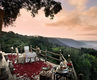 romantic diner overlooking ngonrongoro crater